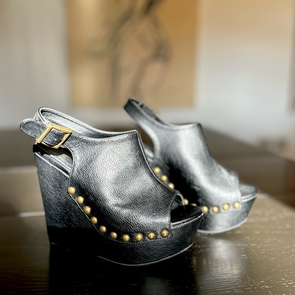 Chunky Opened-Toed Platform, size 6 - Picture 2 of 8